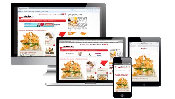 Verschiedene Geräte zeigen die Website ichkoche.at mit einem Rezept für Erdäpfelsäckchen mit Pilz-Cranberry-Fülle.