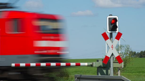 Pkw im Waldviertel von Zug erfasst - keine Verletzten