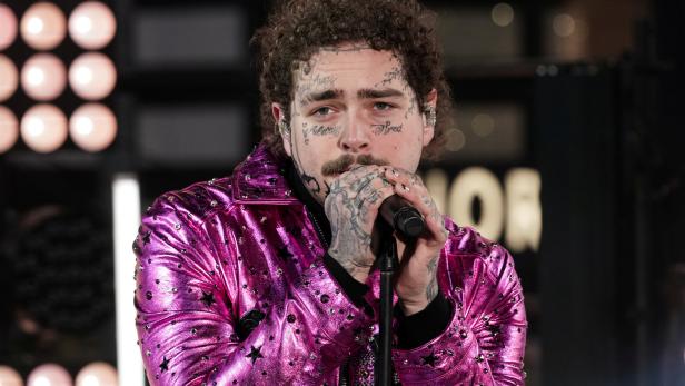 Post Malone startet mit riesigem Gesichts-Tattoo ins neue Jahr