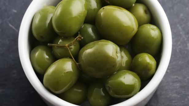 Menschen lassen sich eingelegte Oliven seit 6.600 Jahren schmecken