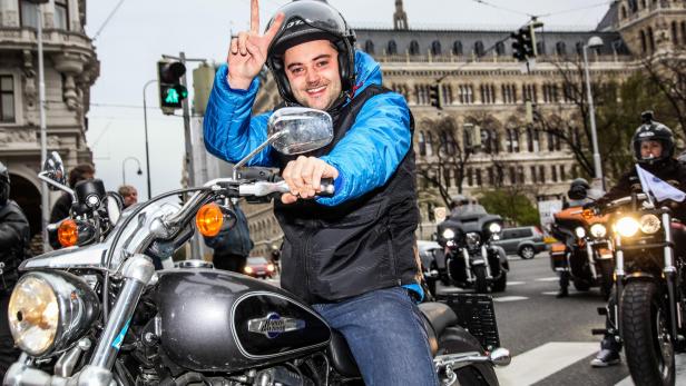 HOCC 24 Stunden Charity Ride by Alex List 2016 - 02.jpg Spendenmarathon: Biker sammeln für guten Zweck