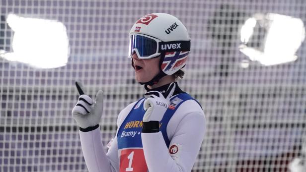 Hochgefühle: Marius Lindvik gewann auch das Bergiselspringen.