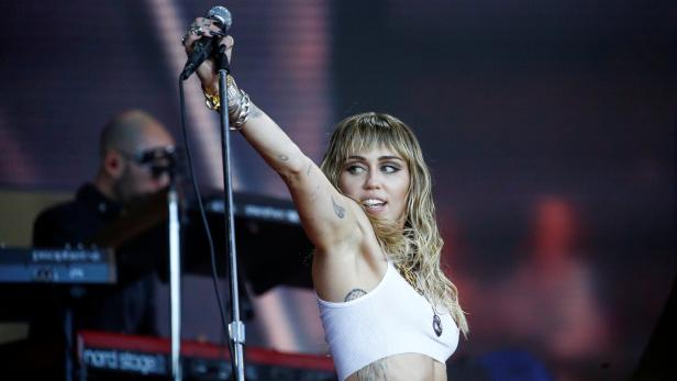 Alles neu: Miley Cyrus hat sich von ihren langen Haaren getrennt