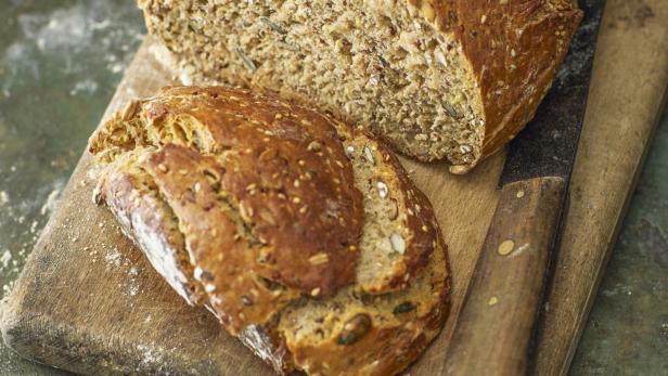 Sprossen-Saaten-Brot mit Sauerteig Brot und Gebäck werden um rund 10 Prozent teurer