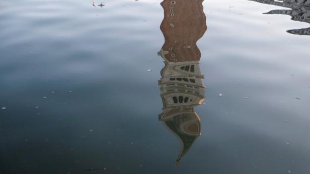 Von einem Extrem ins andere: Ausgetrocknete Kanäle in Venedig