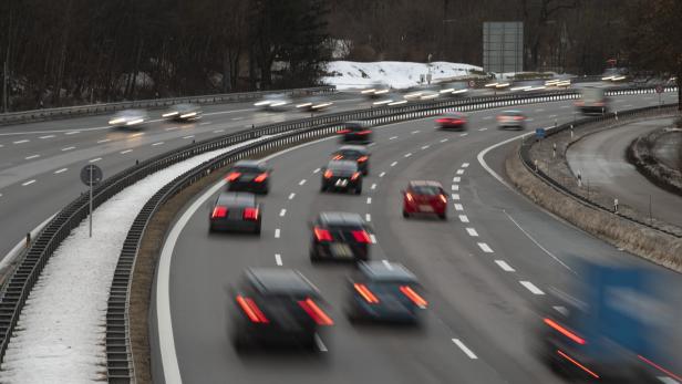 Debate on speed limit on the German autobahn