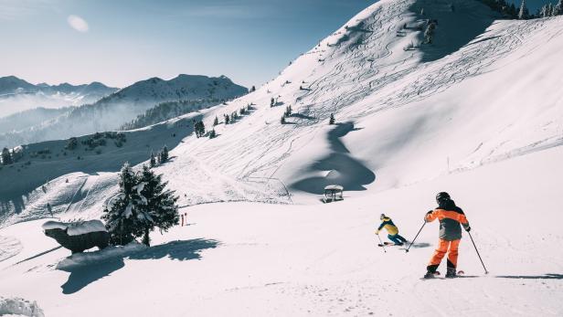 Hänge auf, aber auch abseits der Piste: Die Riesneralm bietet auf kleinem Raum alle Spielarten des Skifahrens.