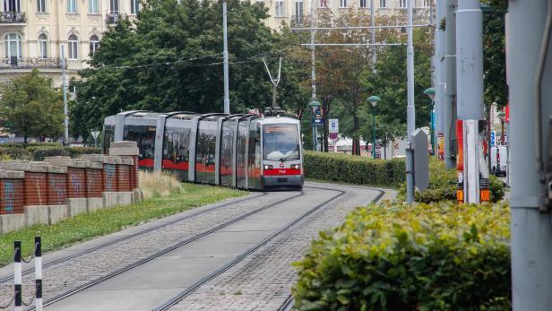 Wien: Frau mit 3,58 Promille von Straßenbahn angefahren