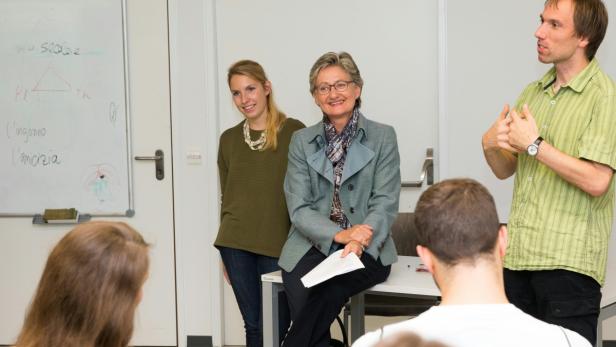 50 Lehramtsstudenten der Uni Innsbruck werden dieses Semester von Claudia Schmied unterrichtet