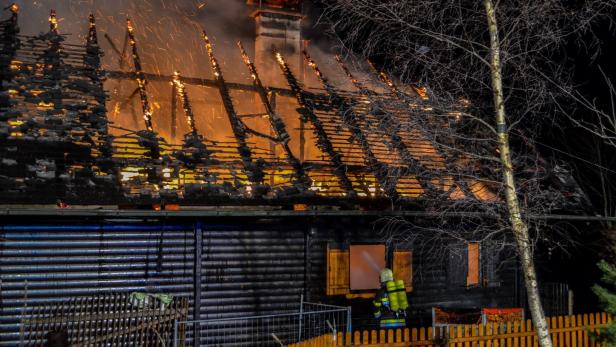 Weststeirisches Haus abgebrannt: Drei Leichname gefunden