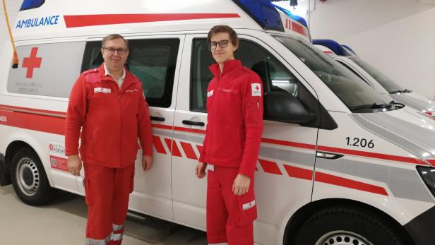 Sanitäter Hannes Wolf und Zivildiener Luca Pasek halfen bei der Geburt