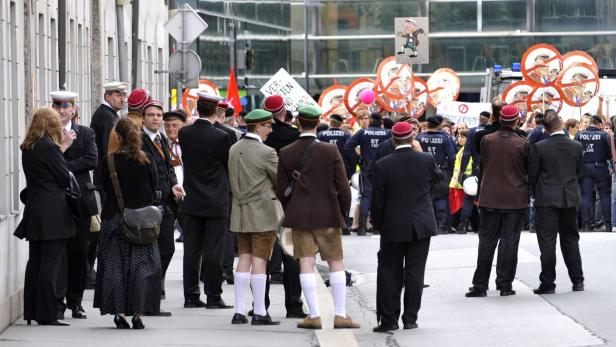 Demonstranten und Burschenschafter dürften am Samstag in Innsbruck nicht aufeinandertreffen.