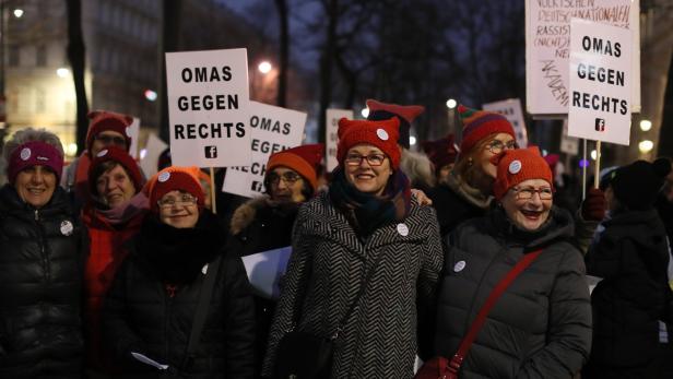Verfassungsschutz: "Omas gegen rechts" in OÖ linksradikal?