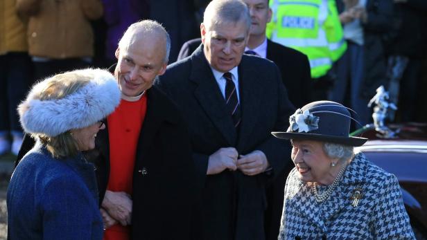Die Queen und Prinz Andrew auf dem Weg zur Messe