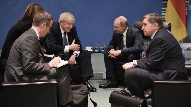 "Schamlos": Johnson teilte in Berlin hart gegen Putin aus