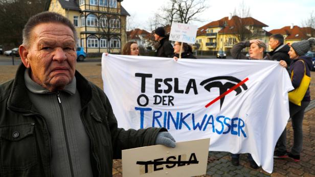 Tesla-Werk treibt Umweltschützer auf Barrikaden und Bäume