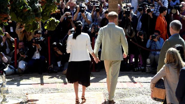 Unter extremer Beobachtung: Prinz Harry und Meghan Markle bei einem Auftritt auf einer Marokko-Reise