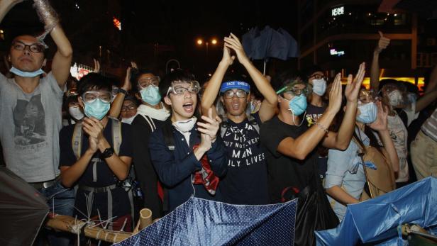Die Demonstranten fordern mehr Demokratie in der chinesischen Sonderverwaltungsregion.