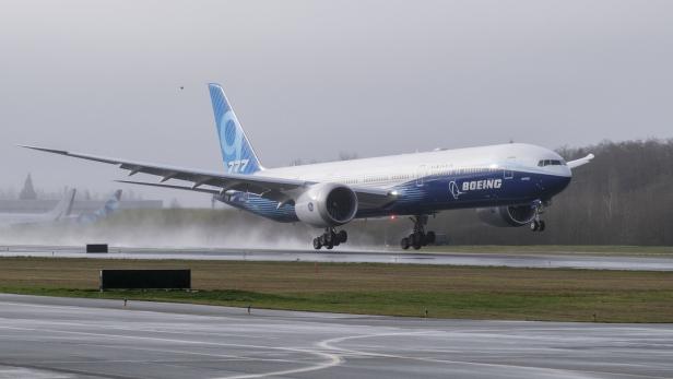 Boeing 777X absolviert Jungfernflug