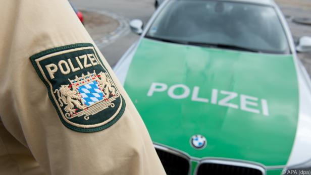 Geisterfahrer rammte in Bayern ein Polizeiauto und flüchtete