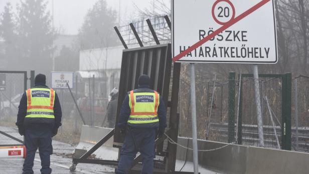 Wollten nach Ungarn durchbrechen: Warnschüsse gegen Migranten