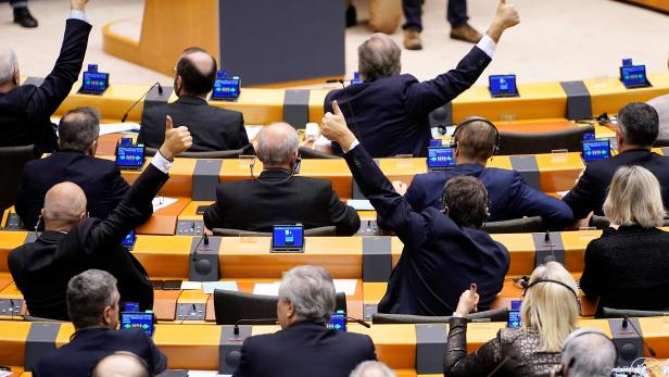 EU-Parlamentarier geben dem Brexit ihr OK