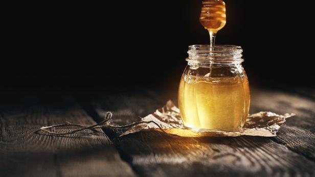 Faktencheck: Ist Honig gesünder als Zucker und hilft er bei Husten?