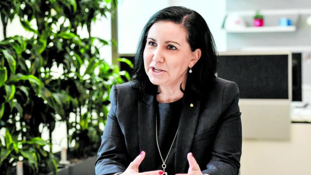 Stefanie Christina Huber, seit Jahresbeginn Vorstandsvorsitzende der Sparkasse Oberösterreich