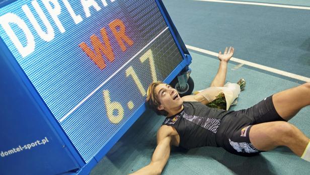 Armand Duplantis hob den Stabhochsprung-Weltrekord um einen Zentimeter