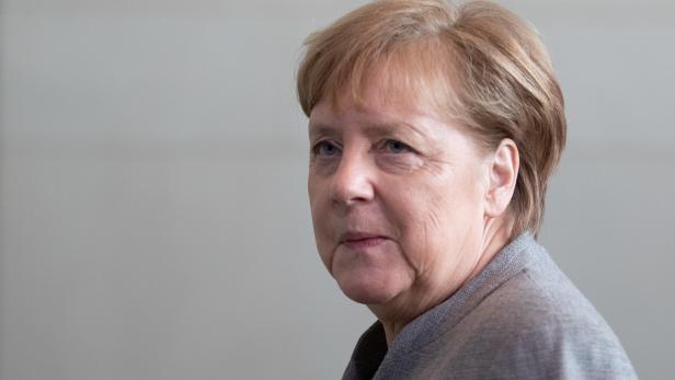 "Amtsmissbrauch": AfD will Angela Merkel anzeigen