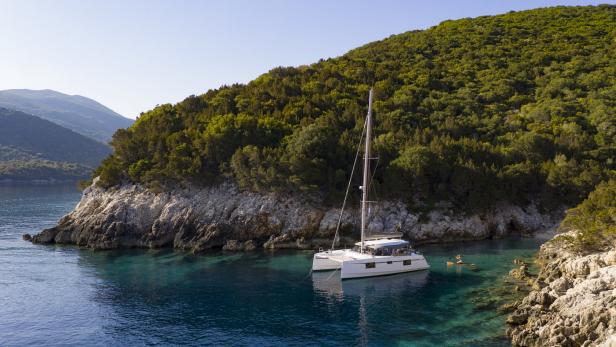 Eine Bucht für dich alleine: Segeln im Ionischen Meer