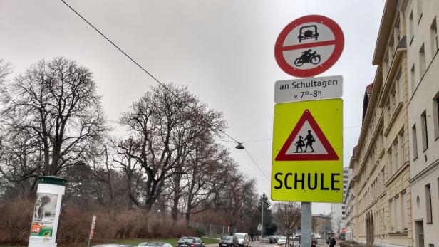 Das Fahrverbot in der Märzstraße regt auf: Anrainer sammelten Unterschriften dagegen.