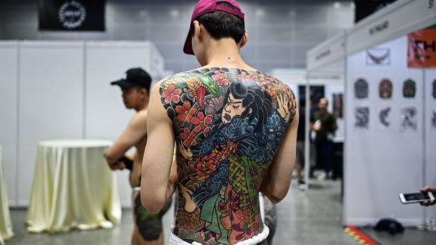 EU-Verbot: Warum Tattoos bald farblos werden könnten