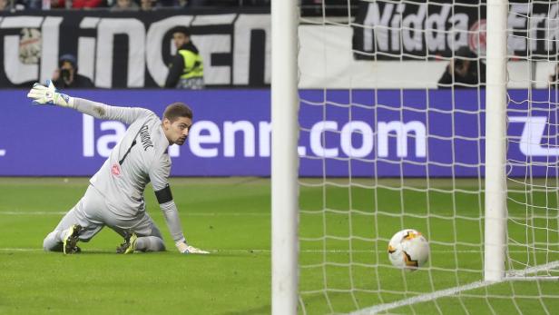 Zum Hinterher- beziehungsweise zum Wegschauen: Hinter Salzburg-Tormann Cican Stankovic zappelte der Ball am Donnerstag mehrfach im Tor.