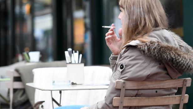 Wirte in Angst: Hartnäckiges Gerücht um Rauchverbot im Schanigarten
