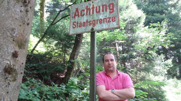 Auf Grundstück von Christoph Haselmayer soll 5-km-Zaun hochgezogen werden.