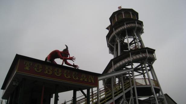 Steig ma auffe, rutsch ma owe: Kindheitserinnerungen an den Toboggan im Wiener Prater