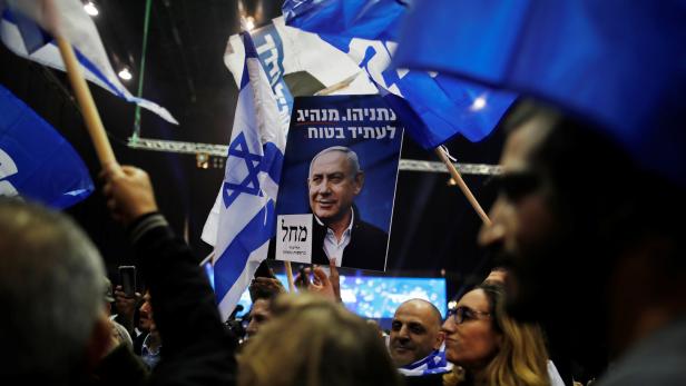 Fans feiern Premier Netanjahu, ihren &quot;King Bibi&quot;
