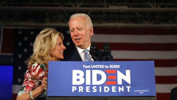 Joe Biden mit Ehefrau Jill.