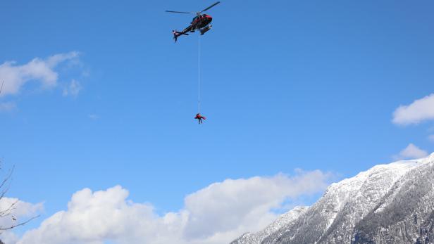 57-Jähriger bei Gleitschirmabsturz am Dachstein schwer verletzt