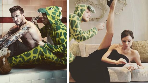 David Beckham bekommt ein Tattoo von jemandem im Dinosaurierkostüm, während Victoria Beckham sich auf einem Sofa räkelt.