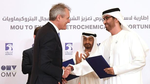 OMV-Chef Rainer Seele 2019 mit dem Kronprinzen von Abu Dhabi, Mohammed Bin Zayed al Nahyan