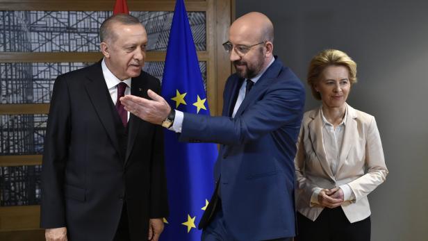 Der türkische Präsident Erdogan, EU-Ratspräsident Michel und Kommissionschefin von der Leyen am Montagabend in Brüssel