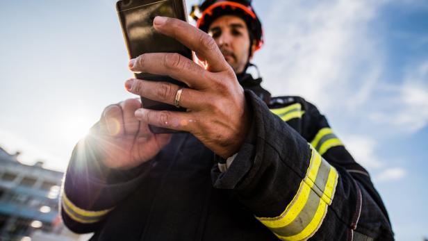 Mediale Fehltritte: Internet-Benimmkurs für Feuerwehrleute