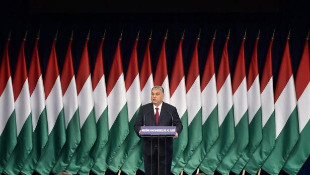 Daumenschrauben für Ungarns Kultur: "Orbán hat leichtes Spiel"
