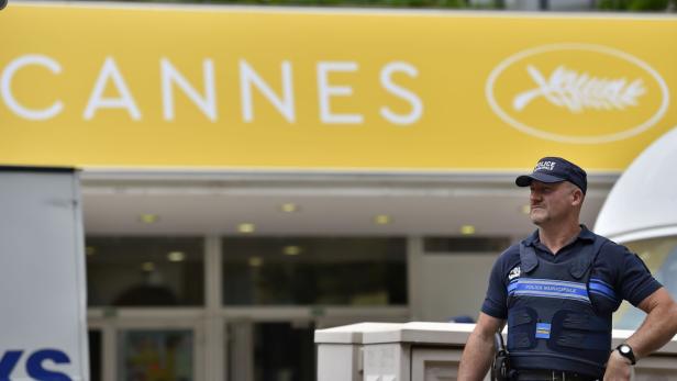 Polizei in Cannes, wo derzeit auch die Filmfestspiele stattfinden.