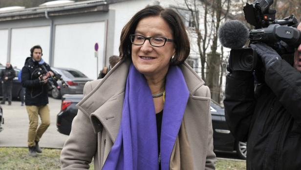 Ministerin Mikl-Leitner will mehr Beamte auf der Straße