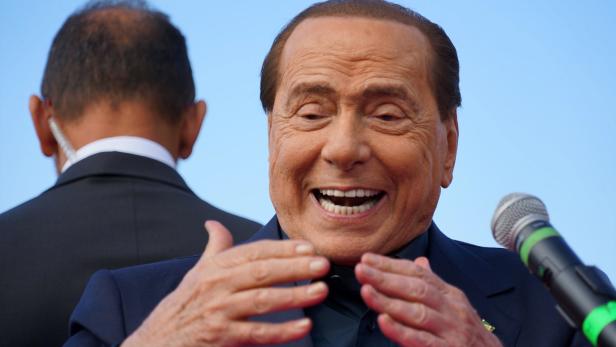 Silvio Berlusconi schenkt der Lombardei 10 Millionen Euro