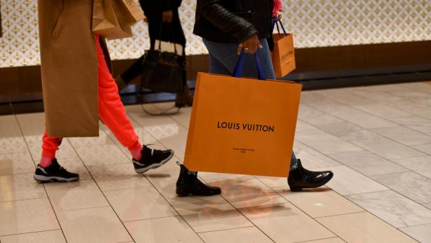 Louis Vuittons Mutterkonzern stellt jetzt Desinfektionsmittel her