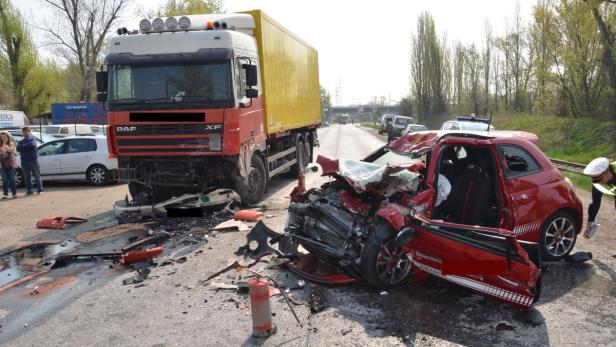 Tödlicher Unfall, Albaner Hafenzufahrt, Honorarfrei